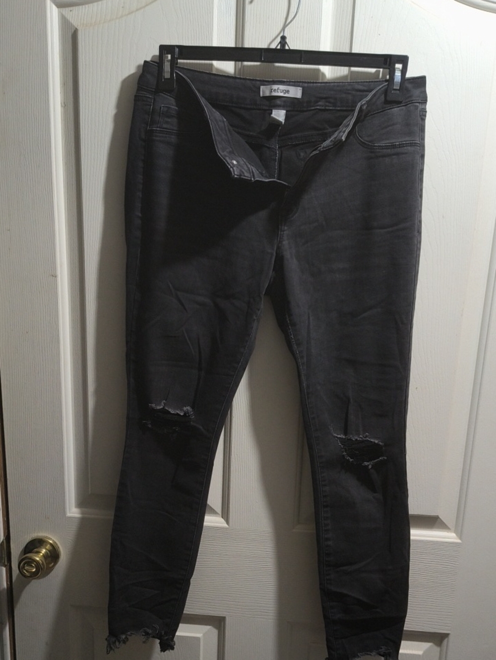 refuge Charcoal Black Distressed Skinny Jeans